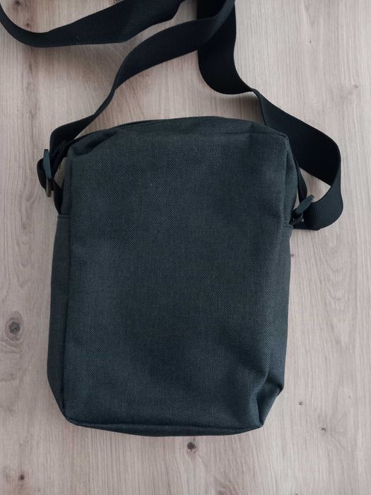 Чанта за през рамо BENCH / чантичка за през рамо Bench