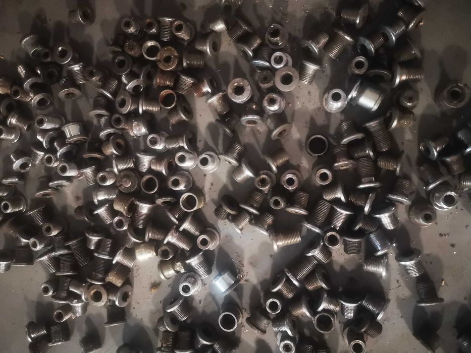 Angrenaj si brat pedalier bicicleta clasica si mtb, foi si suruburi