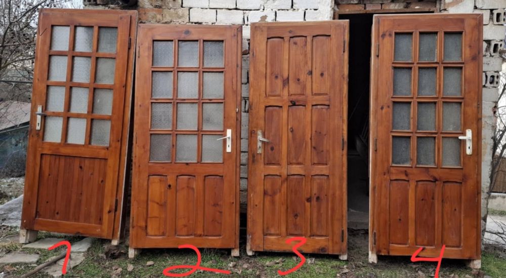 Интериорни врати от масив