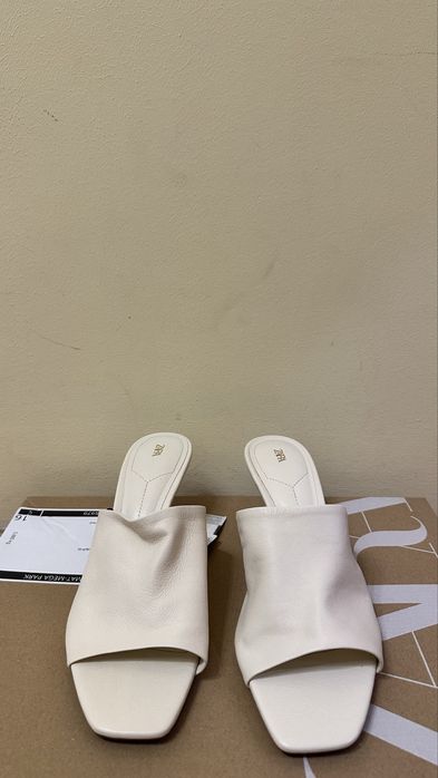 Кожаные мюли Zara 39 размера