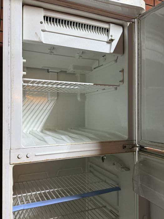 Холодильник Indesit
