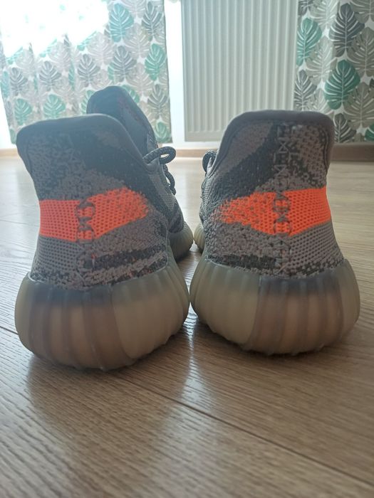 Yeezy Boost 350 V2 Beluga