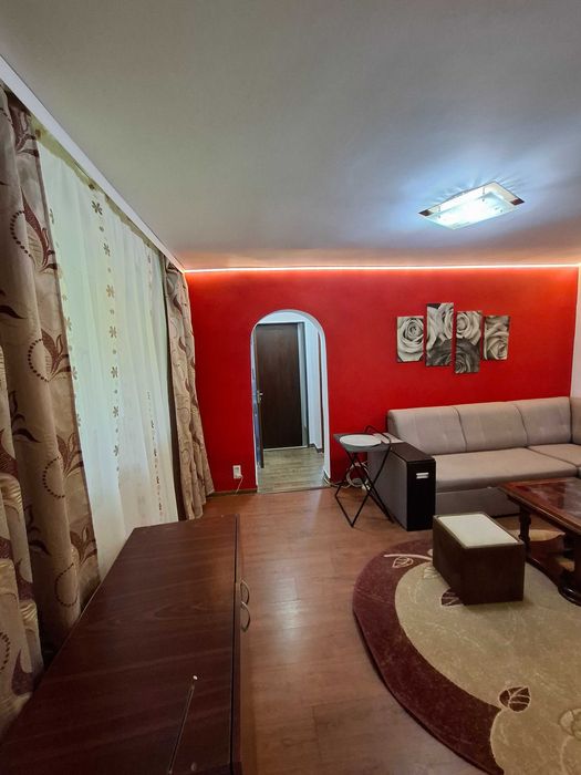 Vând apartament 3 camere