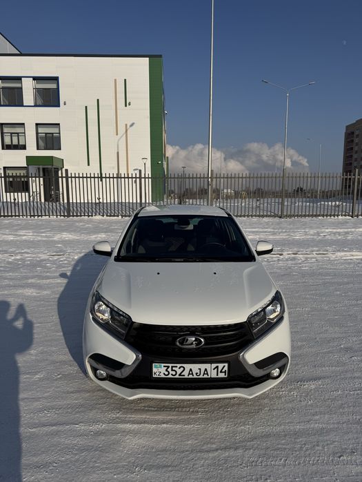 Продам Xray 2018 1.8л механика Торг