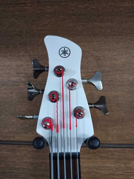 Chitara bass YAMAHA TRBX 505 TWH