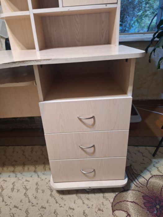Продам письменный стол