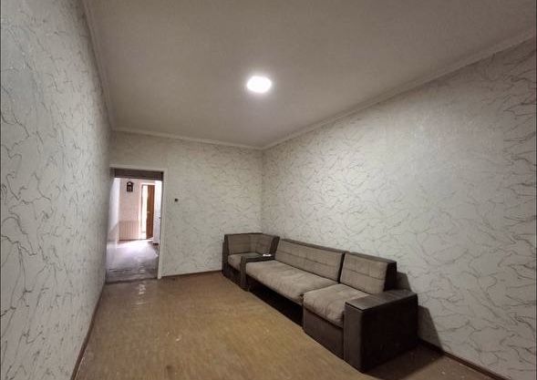 Продаётся 1 ком 9 микрорайон