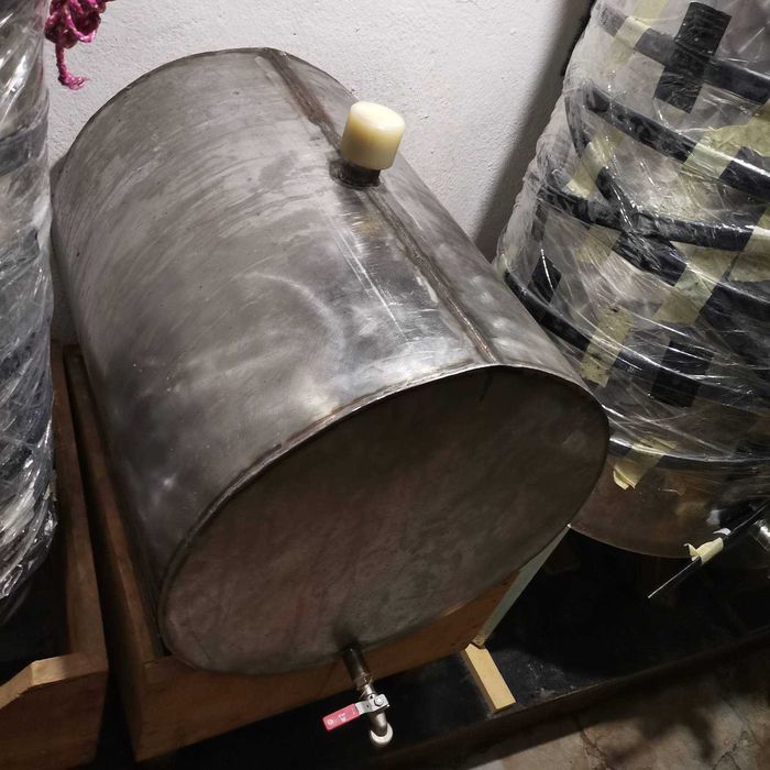 съд за вино-неръждаем