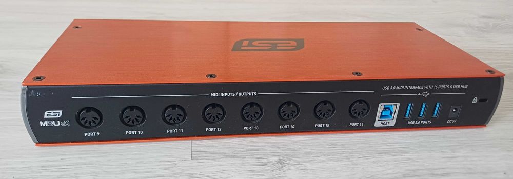 ESI M8U eX – Interfață MIDI USB 8x8 profesională