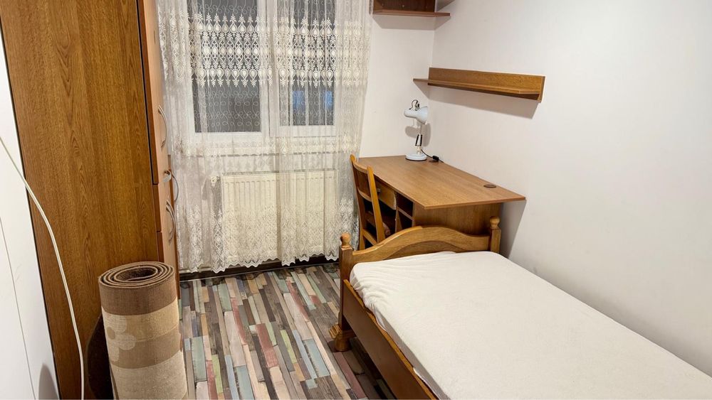Inchiriez apartament 3 camere  Zona  scoala generala nr.4