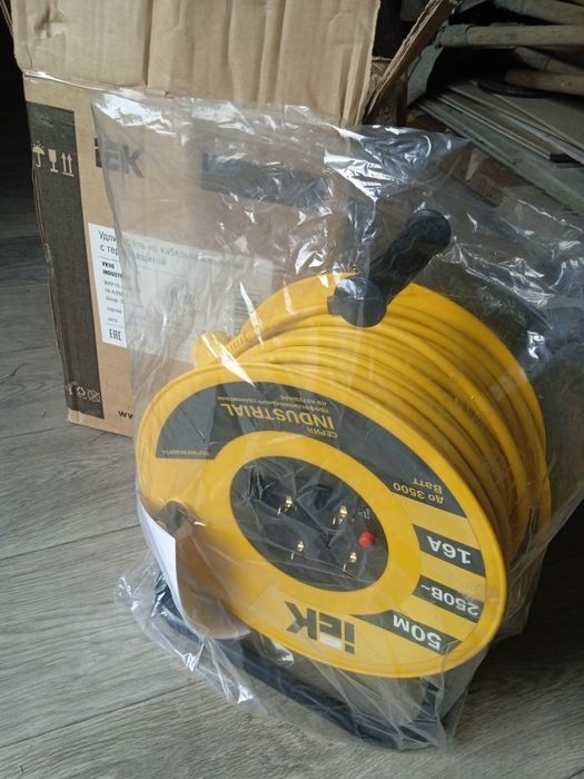 Удлинитель на катушке с термозащитойIEK