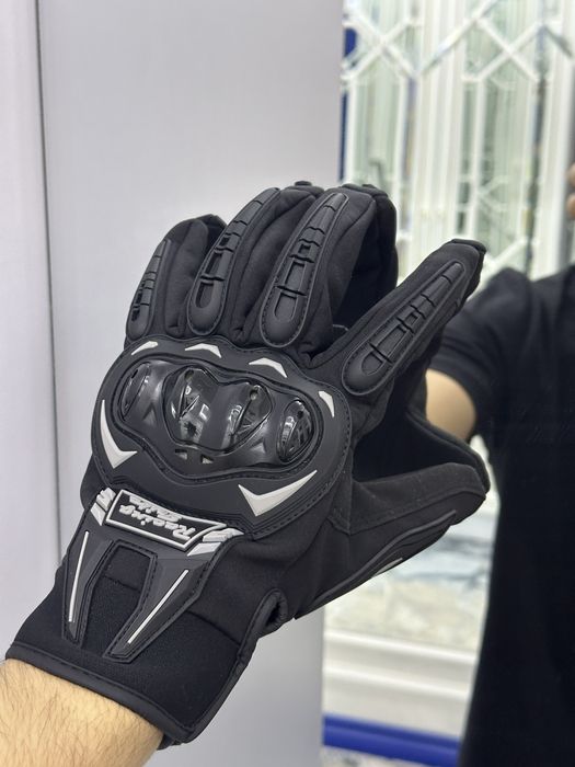 yangi shlem sotaman, motoperchatka qo’shib beraman shlem osela