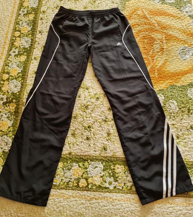 Продам спортивный костюм для девочки