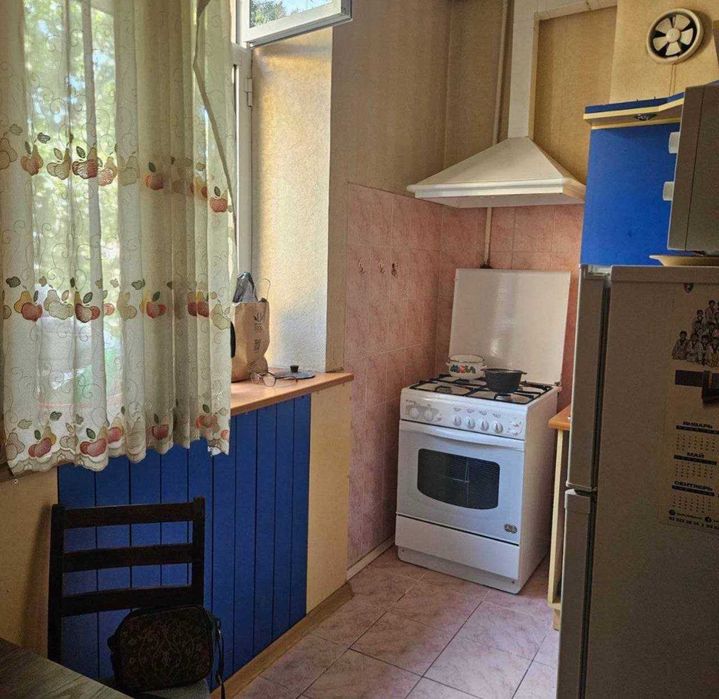 Квартира 2 комнатная 3 этаж Новомосковская Высокопотолочка