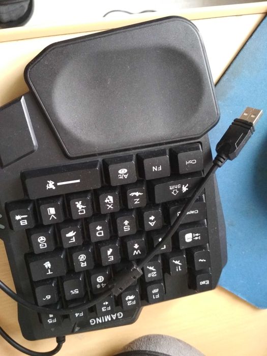 Игровая клавиатура - Hand Game Keyboard ,с подсветкой!