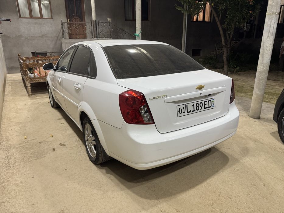 Chevrolet Lacetti 2011/ 1 pozitsiya avtomat/ 275.000 probeg