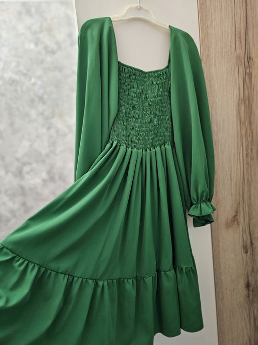 Платье женское..