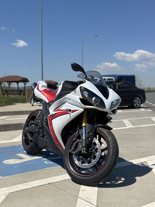 Vând Yamaha R1 RN19