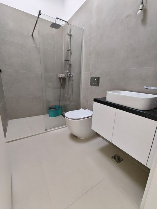 Proprietar închiriez pe termen lung casă nouă 3 camere mobilata și utilată