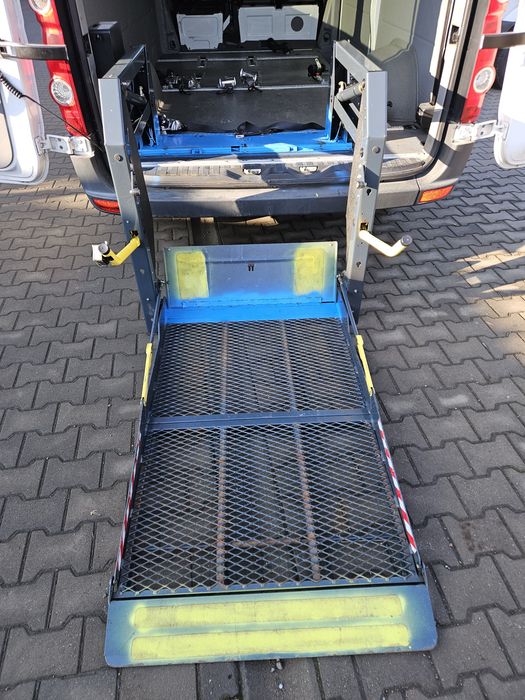 Lift pentru cărucioare persoane dizabilități