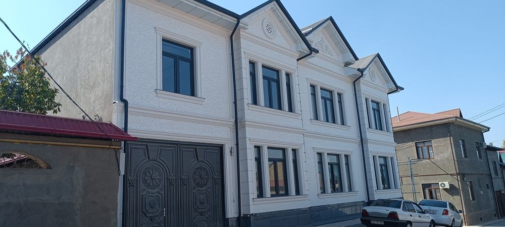 Fasadi Travertin. Milano. Mineralka. Shatlanka cokol