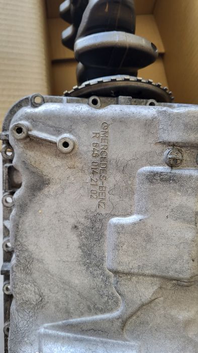 Оборудвана глава,картер за Мерцедес тип двигател 646