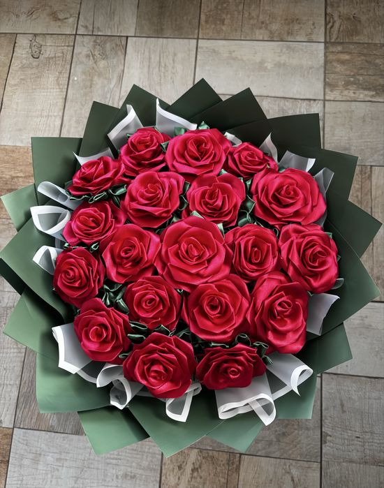 Buchet de flori din satin