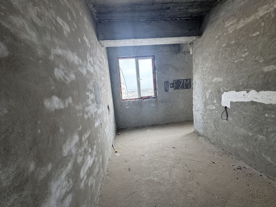 Ibn Sino koʻchasida 106 kv.mlik kvartira sotiladi 45000$