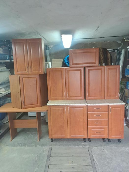 Продам кухонный шкафы