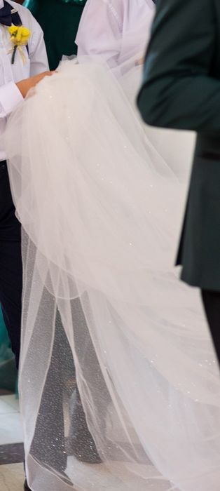 Vând trena pentru rochia de mireasa