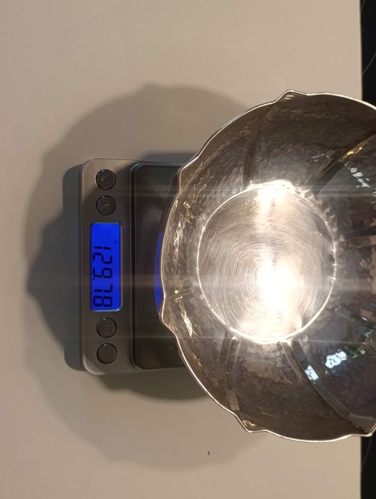 Сребърна купичка