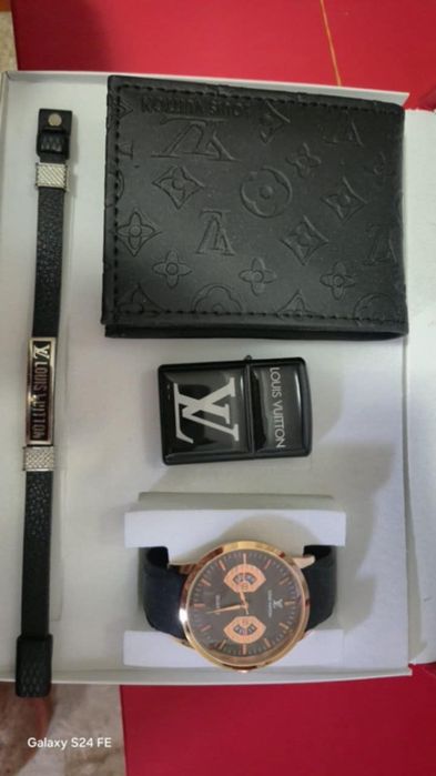 Seturi barbati diferite modele