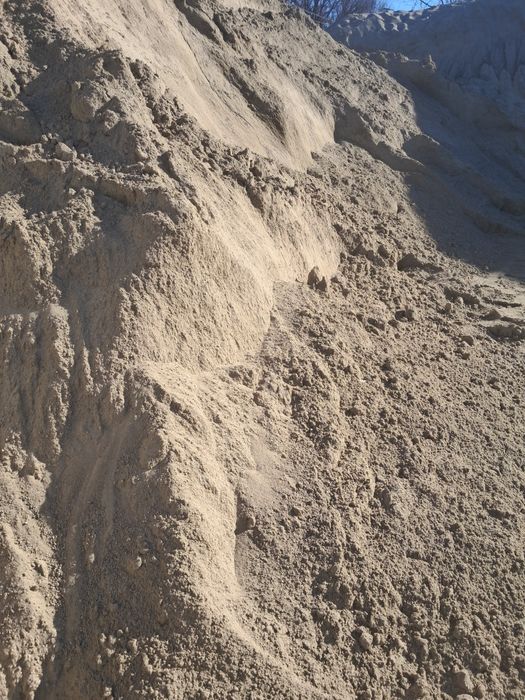 Balast nisip sort pămînt negru piatră pt drum piatră decorativă