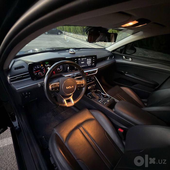KIA K5  2023 qora