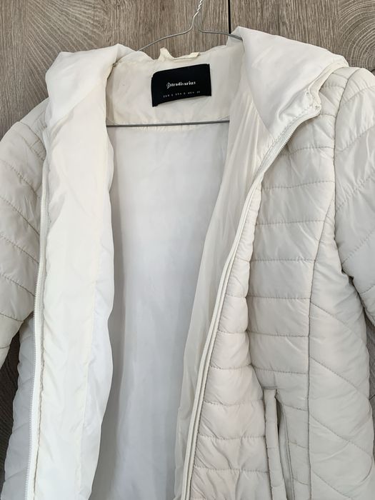 Stradivarius Есенно бяло шушлеково яке Размер S