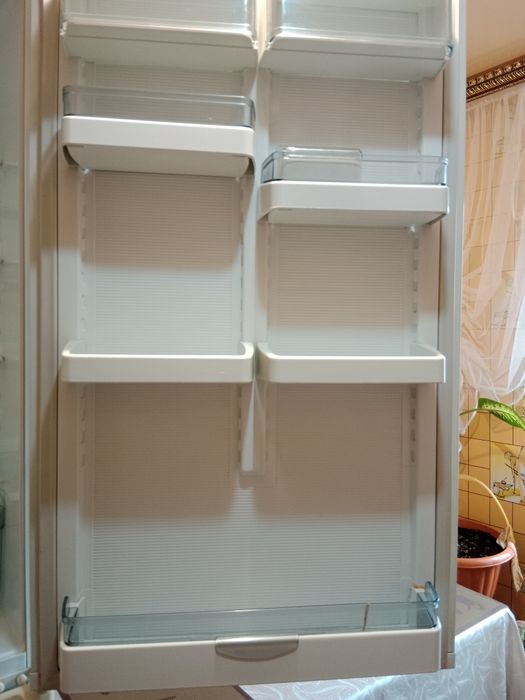 Продам холодильник б/у Атлант