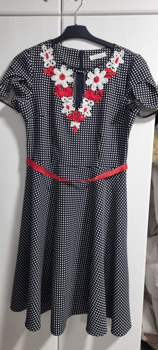 Rochie de zi cu buline