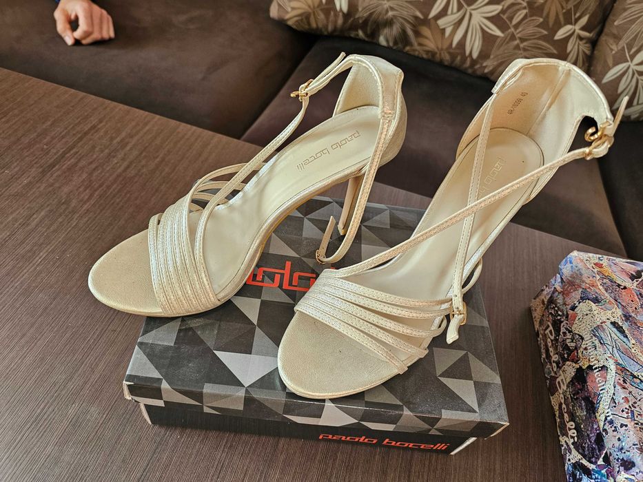 Продавам официални сандали  Paollo Boticelli