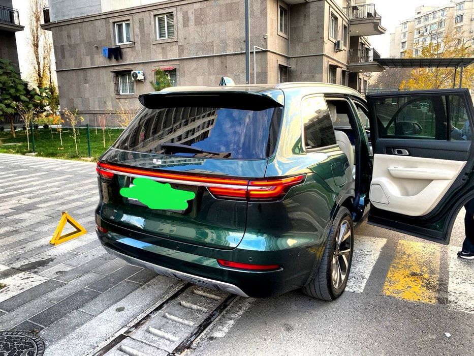 Срочно !!!   !! Li one , li one  зелёный 21/24йил , сотилади