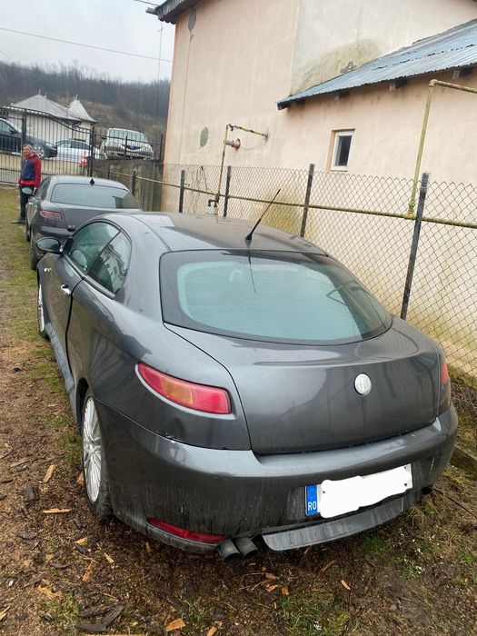 Dezmembrez Alfa romeo Gt 1.9 150 cp si alfa 147