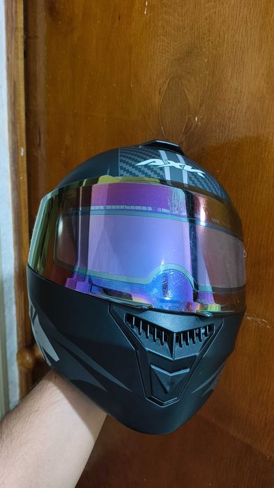 Moto, elektrovelosipedlar uchun kaska