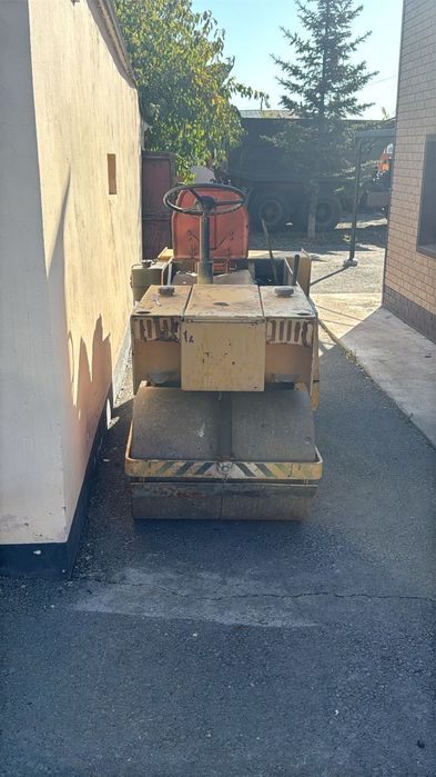 Каток асфальтировшик