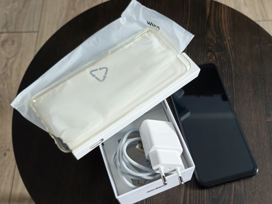 Смартфон Wiko T3