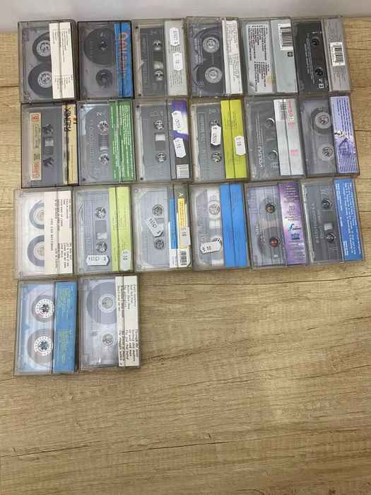 Lot 20 casete - 80 lei