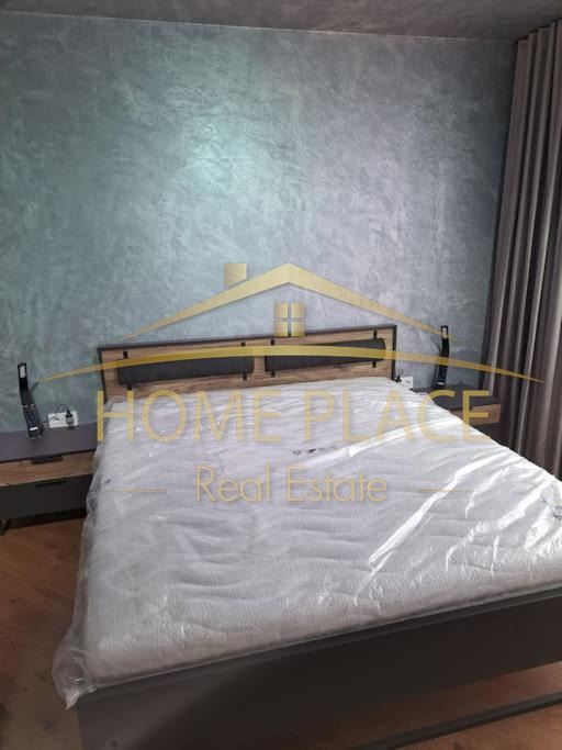 Тристаен обзаведен апартамент за продажба в ж.к. Чайка.