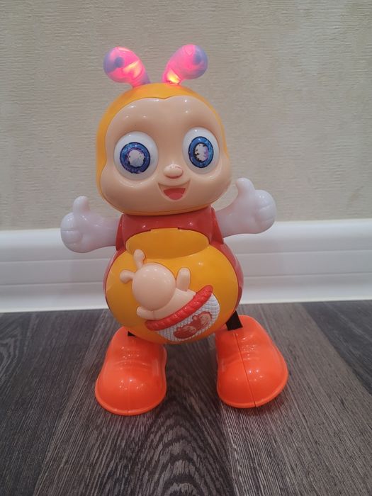 Продам разные игрушки - пчелка, халк, машина кран. Всё горят