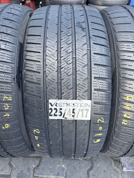 225/45/17 Vredestein M+S