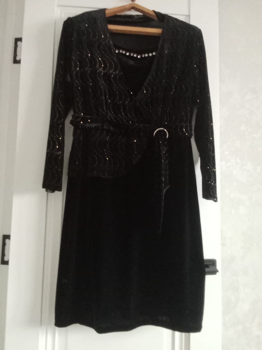 Платья вечерние почти новые