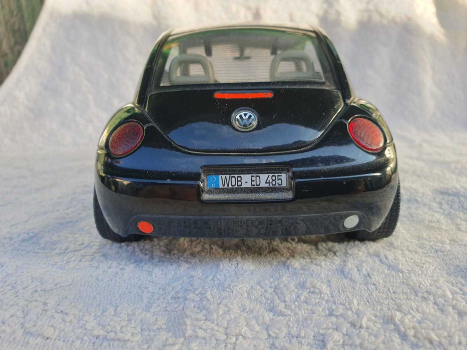 Machetă Auto Volkswagen New Beetle (1998) - Bburago (Scara 1:18)