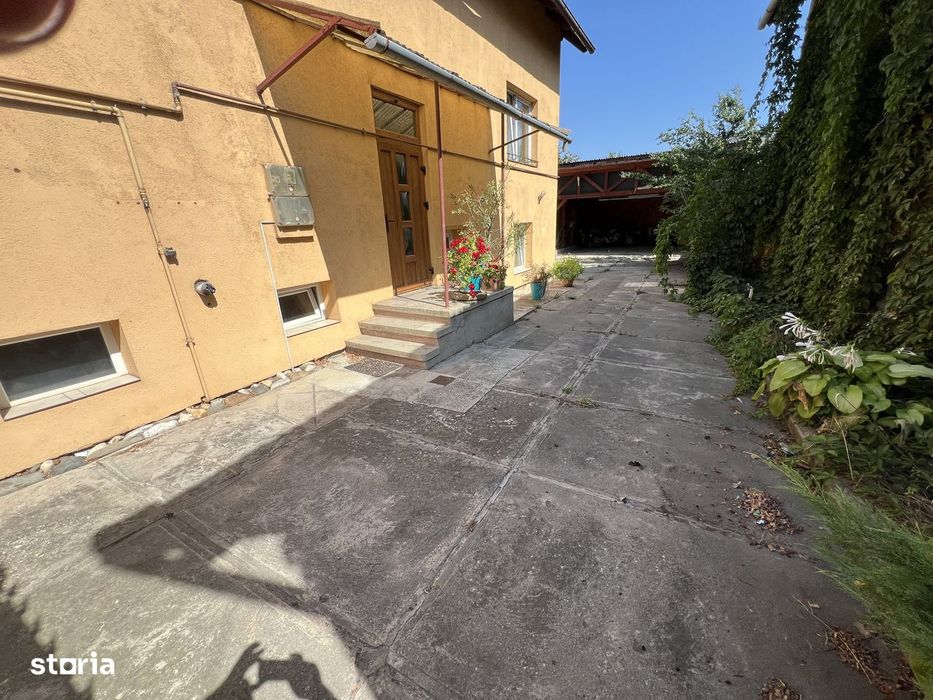 Apartament 3 camere dec.+ curte 400 mp și garaj – zona Terezian